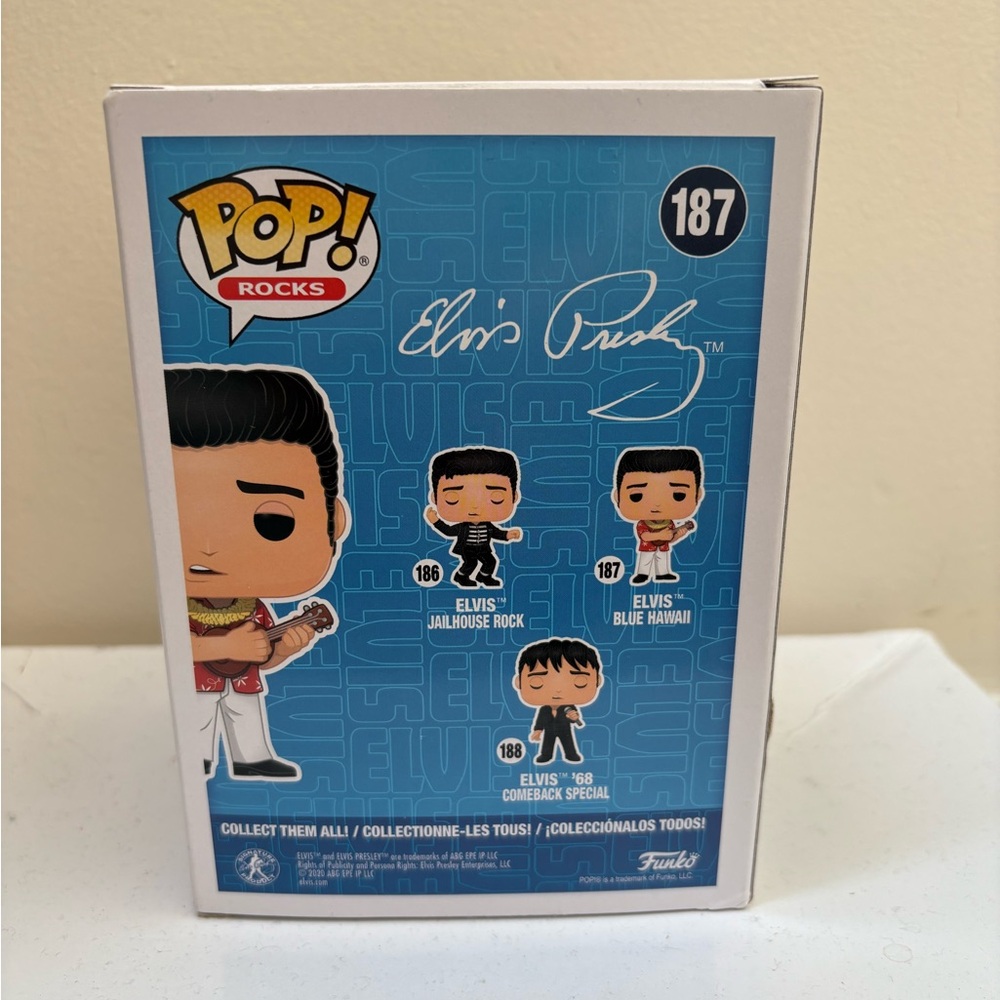 Funko Pop! Elvis Blue Hawaii Figure with Red Shirt - Picture 4 of 4